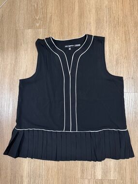 Karl Lagerfeld Black Sleeveless Blouse with White Piping and Pleated Hem size XL